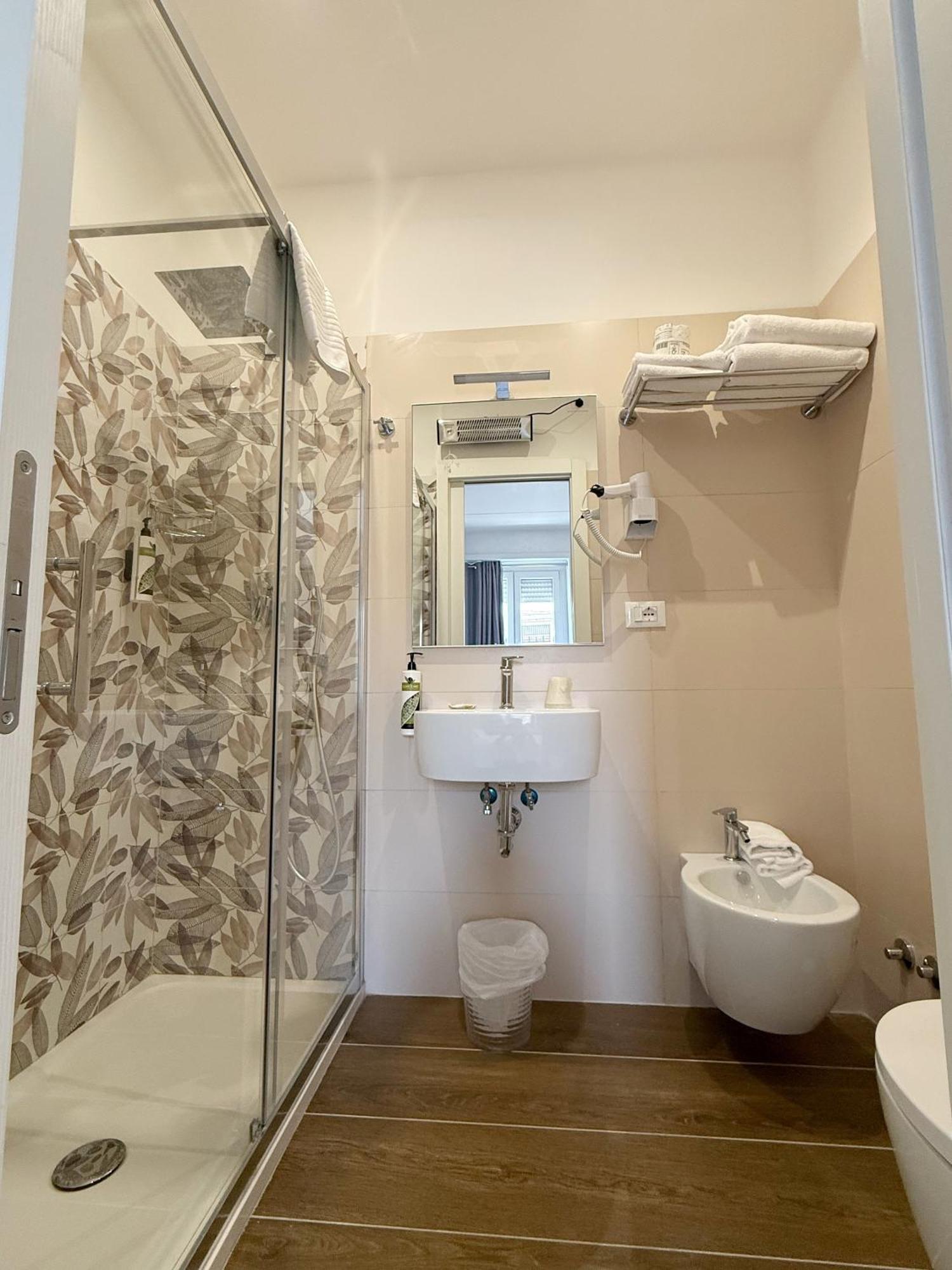 Laura Hotel 3*